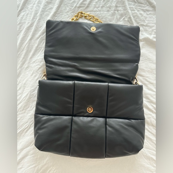 NWOT Shiraleah Quilted Oversized Clutch - Picture 8 of 11